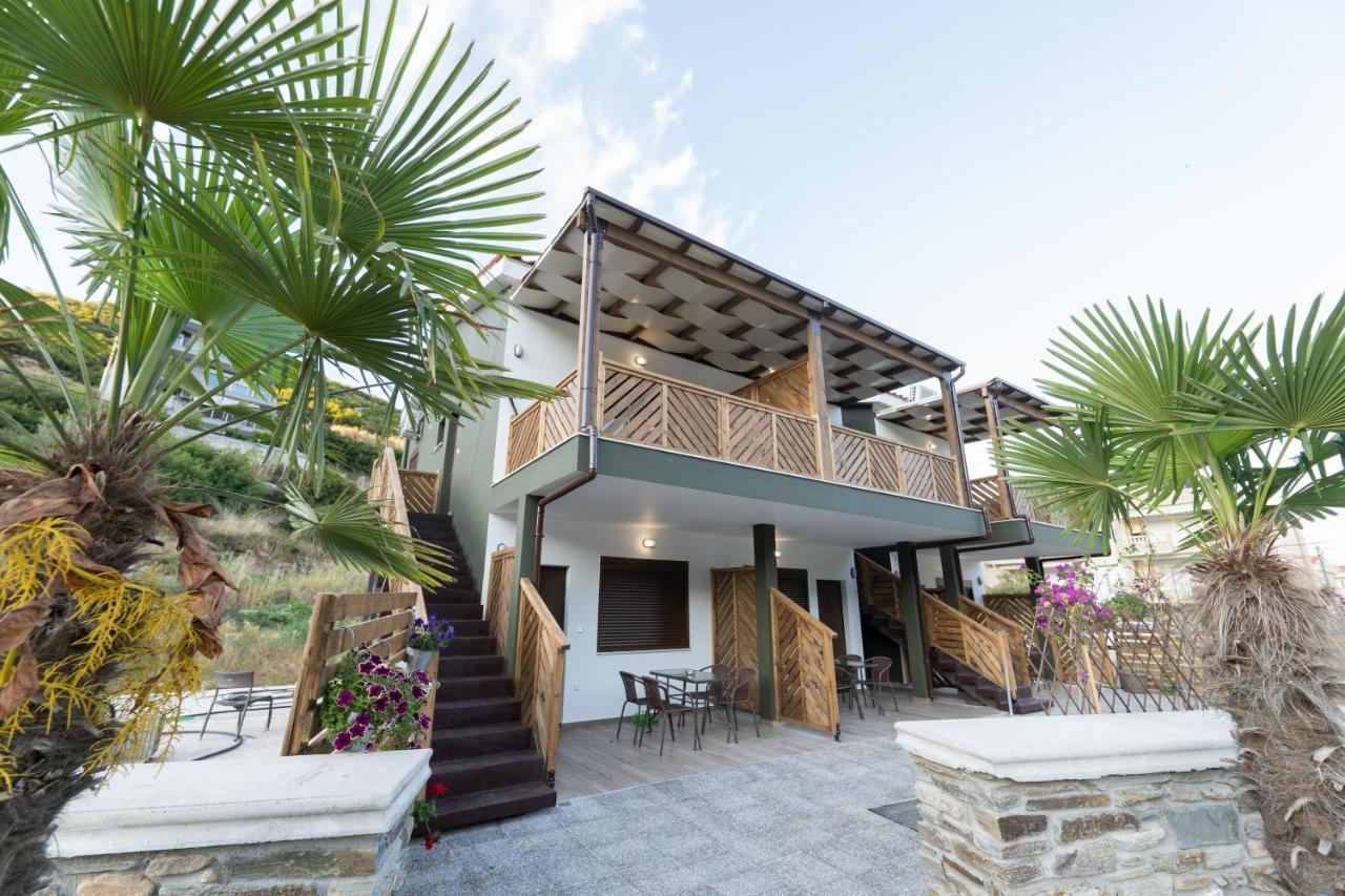 Mad'S Villas Nea Peramos  Exterior photo
