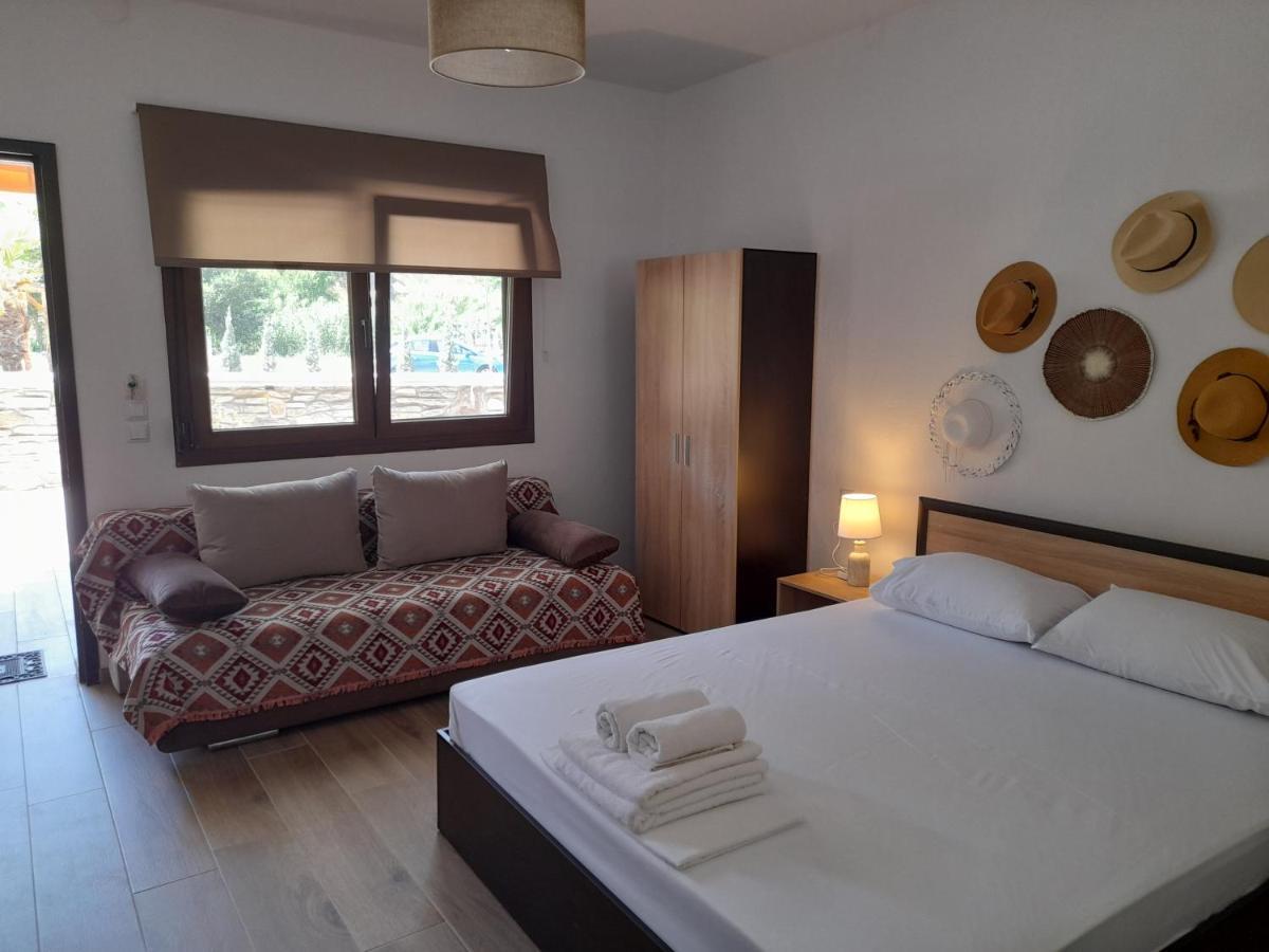 Mad'S Villas Nea Peramos  Room photo