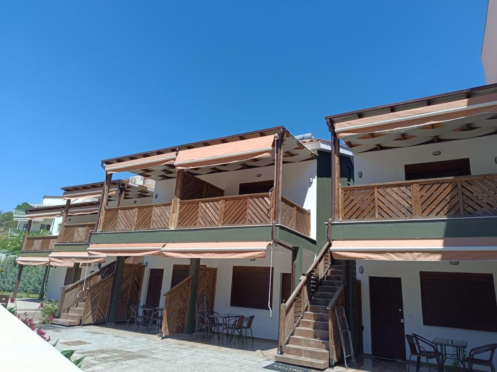 Mad'S Villas Nea Peramos  Exterior photo