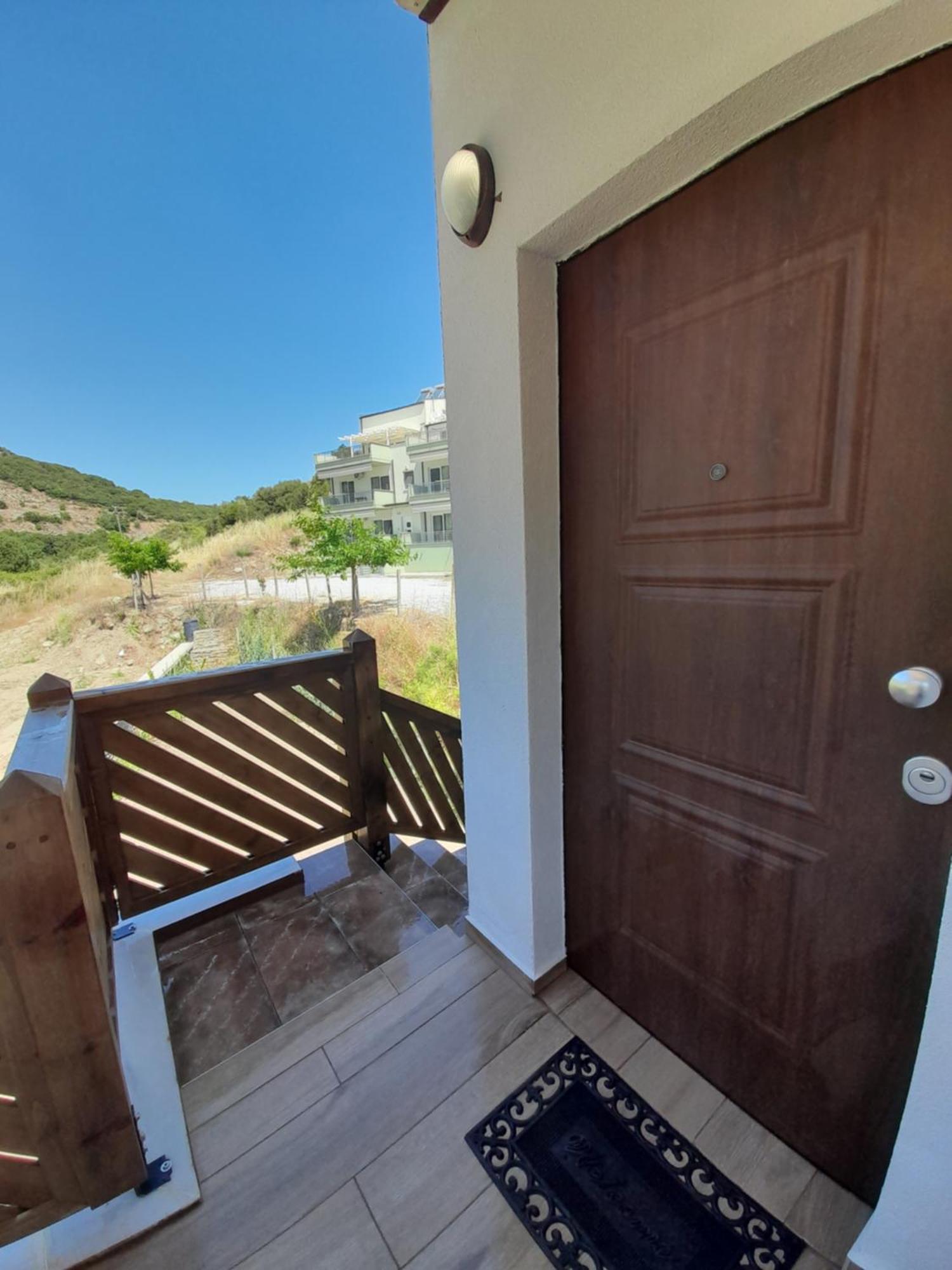 Mad'S Villas Nea Peramos  Room photo