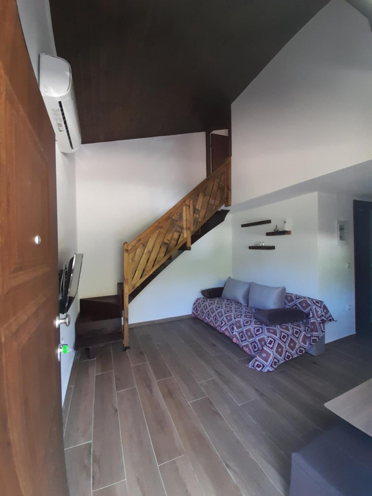 Mad'S Villas Nea Peramos  Room photo