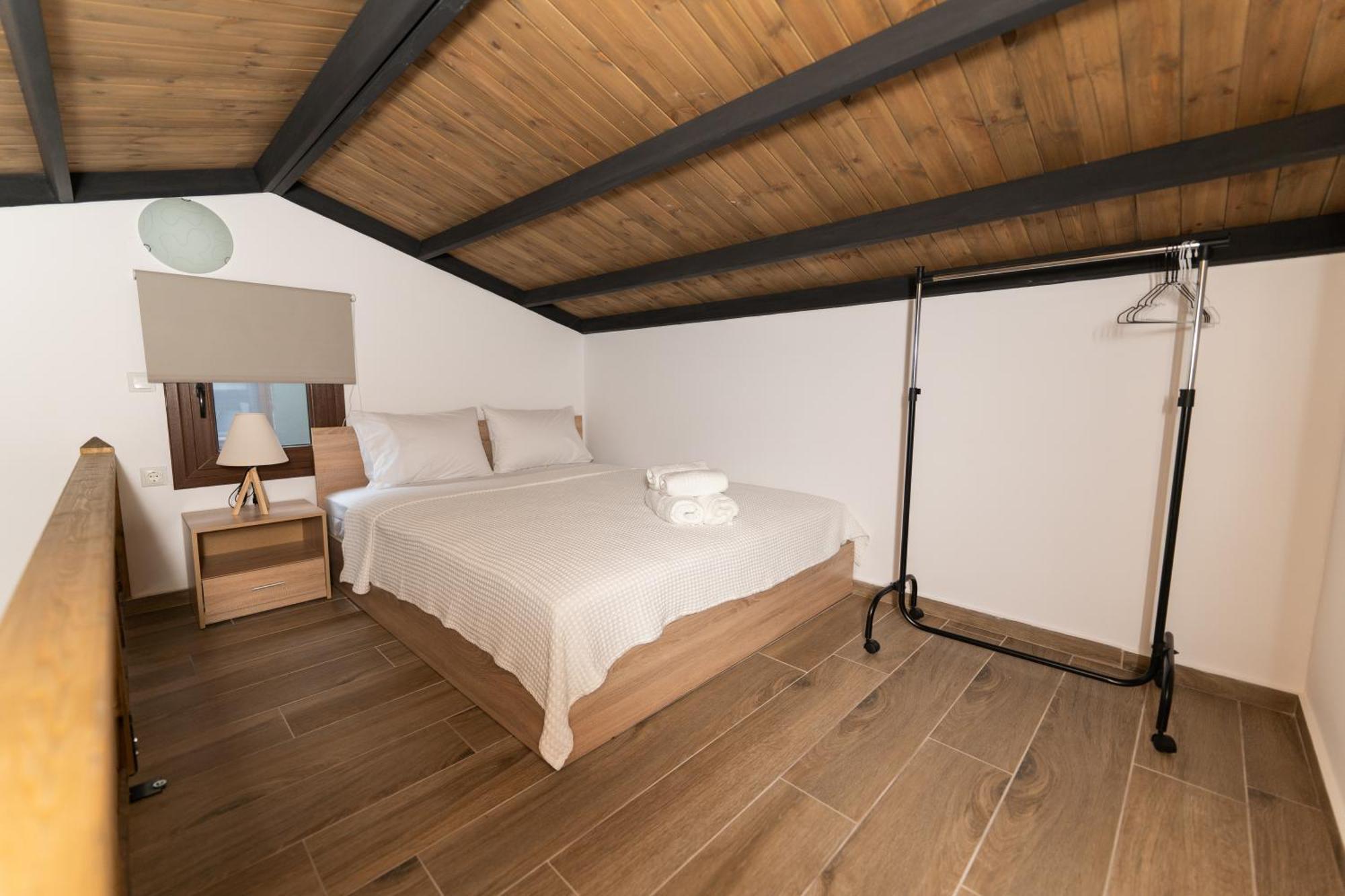 Mad'S Villas Nea Peramos  Room photo
